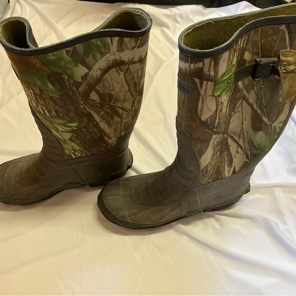 Sturdy Camo Steel Shank Boots View 2